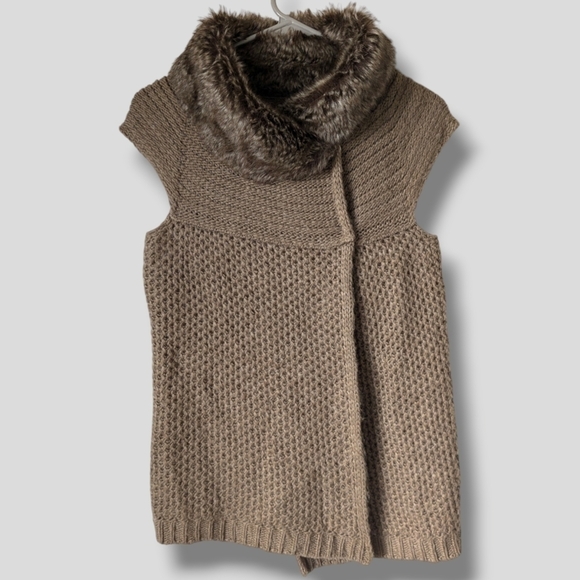 Zara Vintage Neutral Faux Fur Trim Collar Wool Blend Knit Vest Winter Layering - Picture 1 of 9